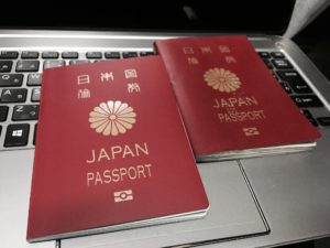 新旧の10年物パスポート