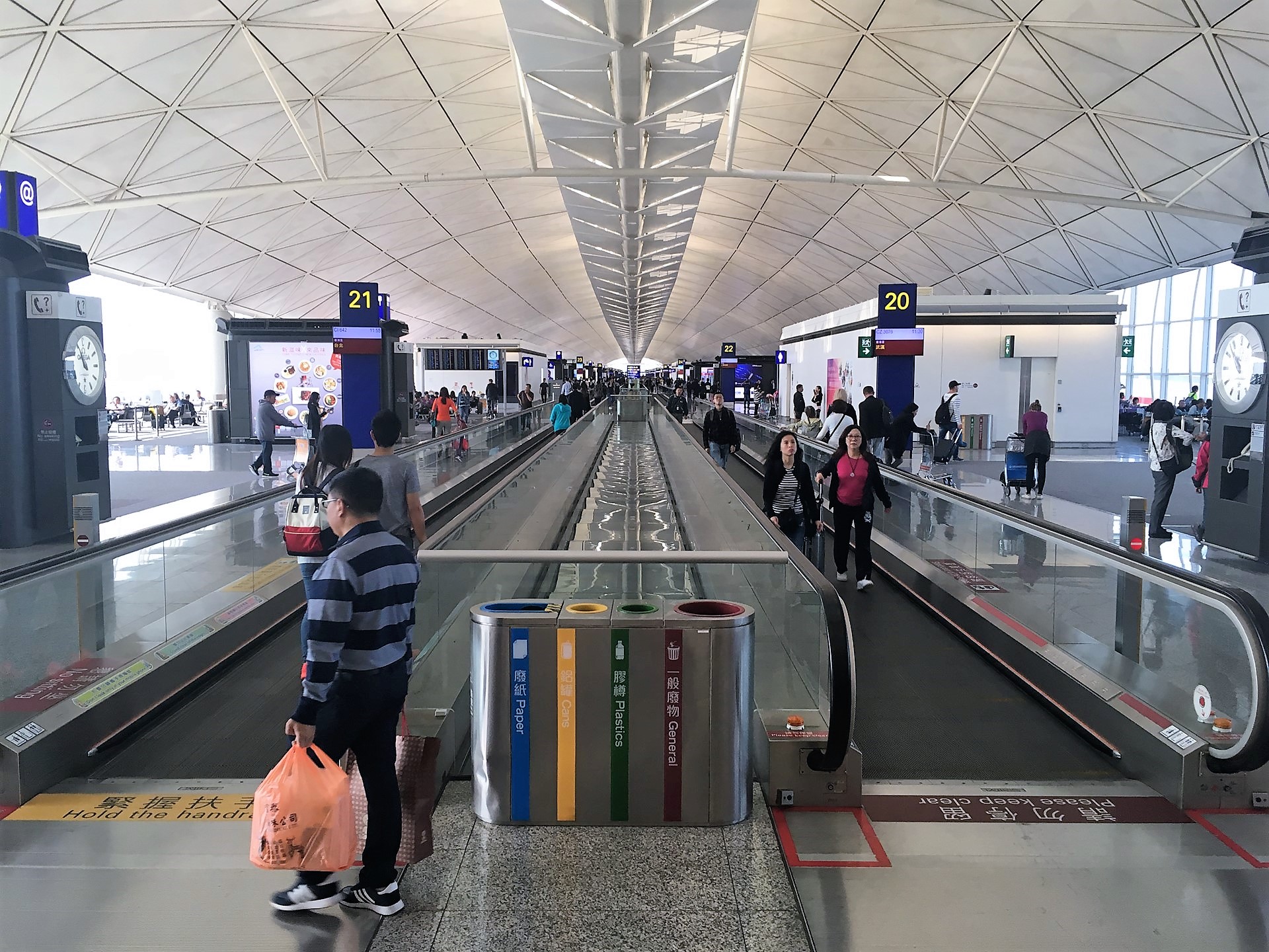 香港国際空港の内部