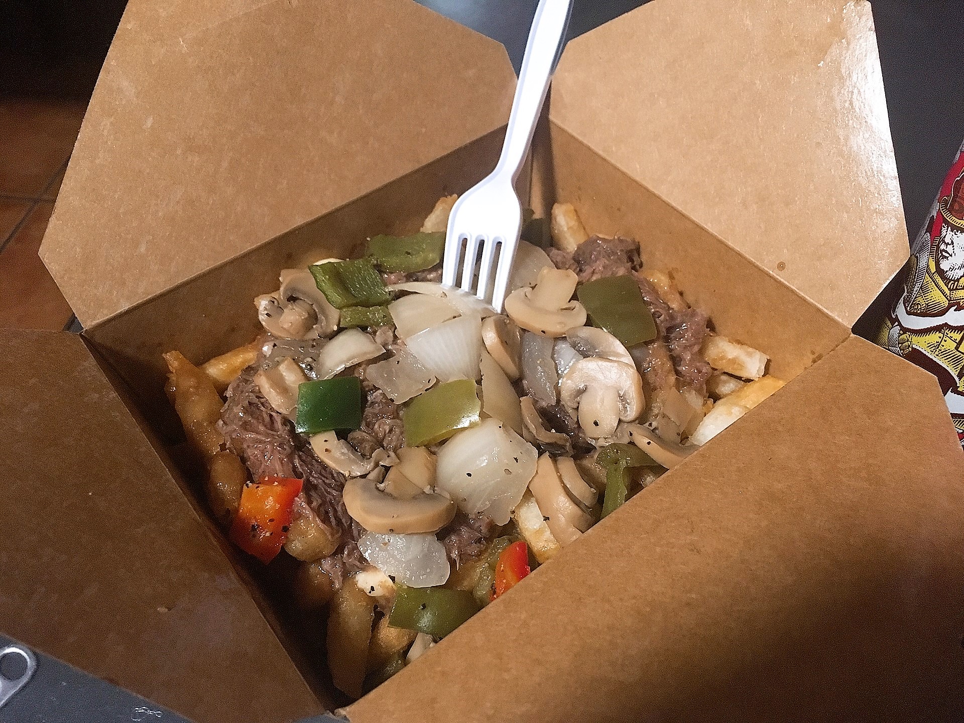 MEAN PoutineのPhilly Cheese Steak Poutine 9CA$