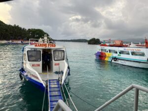 パナイ島からボラカイ島に渡る船50PHP