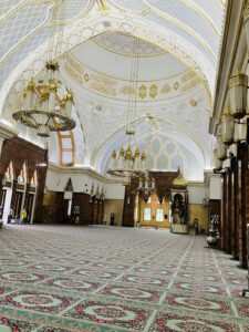 スルタン・オマール・アリ・サイフディン・モスク(Masjid Omar 'Ali Saifuddien)の内部