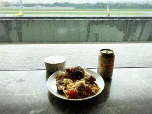 マニラ・ニノイ・アキノ国際空港のPAGSS Premium Loungeの食事