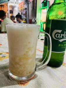 元華飲食閣雪花啤酒(Kafe Yoon Wah)のカールスバーグ(Carlsberg)大瓶20MYR