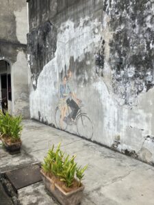 ジョージタウン(George Town)の壁画  Mural - "Love on Bicycle"