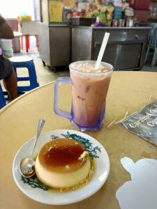 十六飲食店(Kedai Kopi Enambelas)の香滑焦糖純蛋(Caramel Custard Cream)4.3MYR