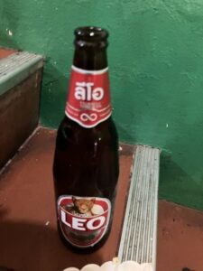 レオビール LEO Beer 大瓶80THB