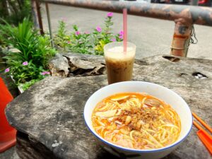 正宗橋頭福建蝦麵(Bridge Street Prawn Noodle)の福建麺ホッケンミー(Hokkien Mee)7MYR
