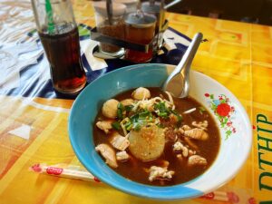 Mum kitchen and LIBRARYの船麺(Boat noodles)50THB