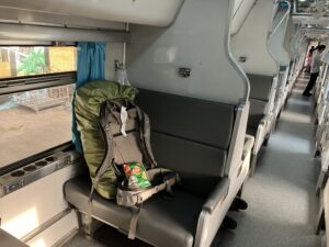 タイ国鉄 TrainNo:84 二等車エアコン付きの座席