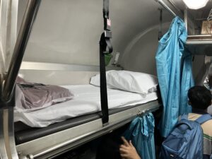 タイ国鉄 TrainNo:84 二等車エアコン付きの寝台