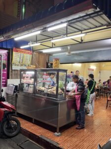 パタヤ(Pattaya) ソイブッカーオの鶏ソバ屋