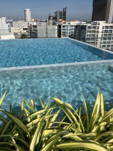 アメジスト・ホテル・パタヤ(Amethyst Hotel Pattaya)の屋上のインフィニティ・プール