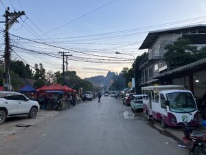 ヴァンビエン(Vang Vien)の町並