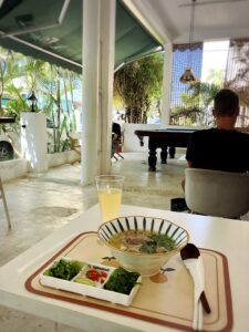 SYRI Guesthouse Vientiane Hostel & Cafeの朝飯