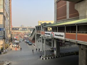 ダッカメトロ（MRT）6号線 カルワンバザール(Karwan Bazar)駅