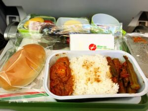 ビーマンバングラデシュ航空BG377の機内食