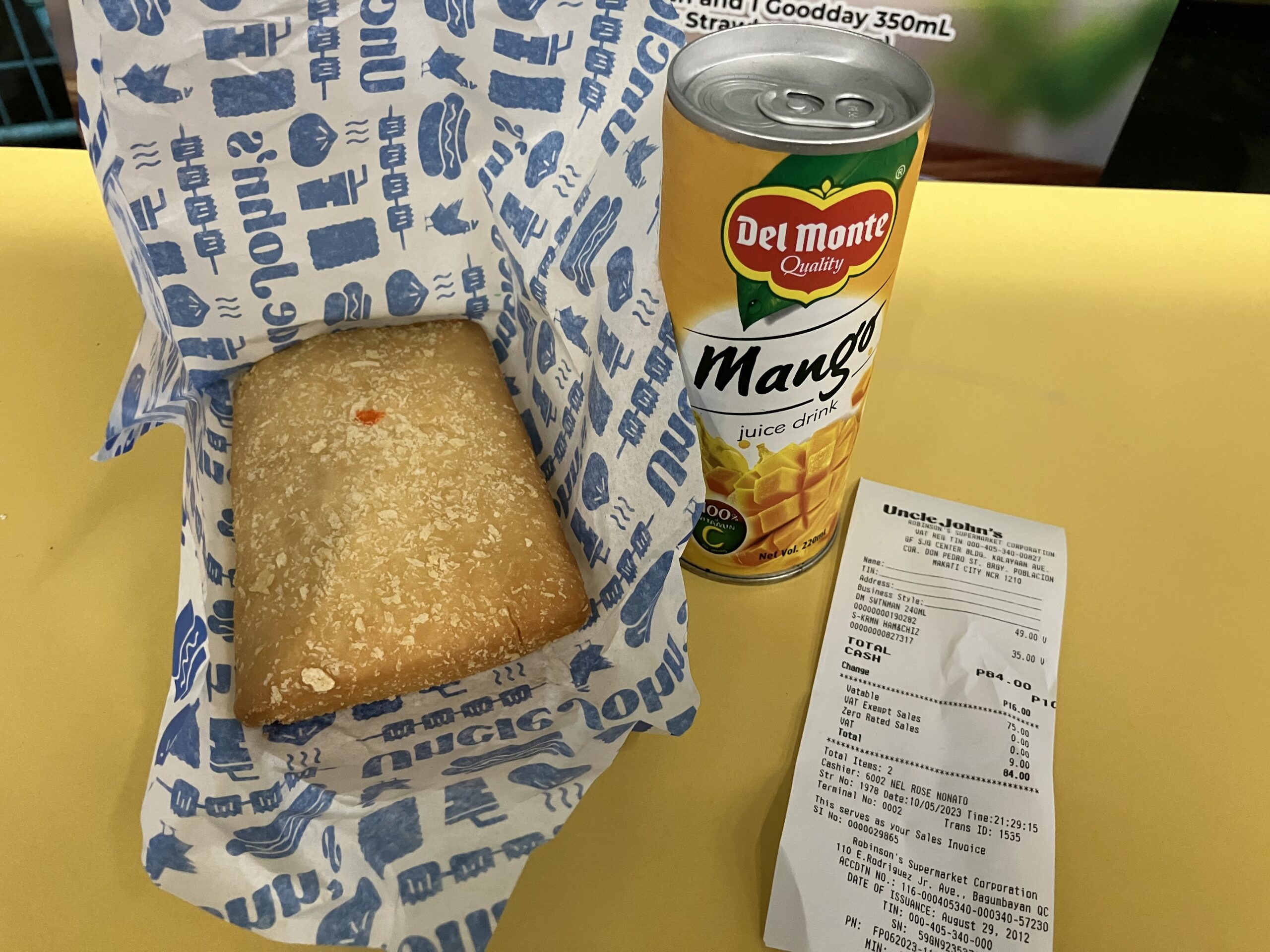 マンゴージュース49PHPとハムチーズカリマン35PHP