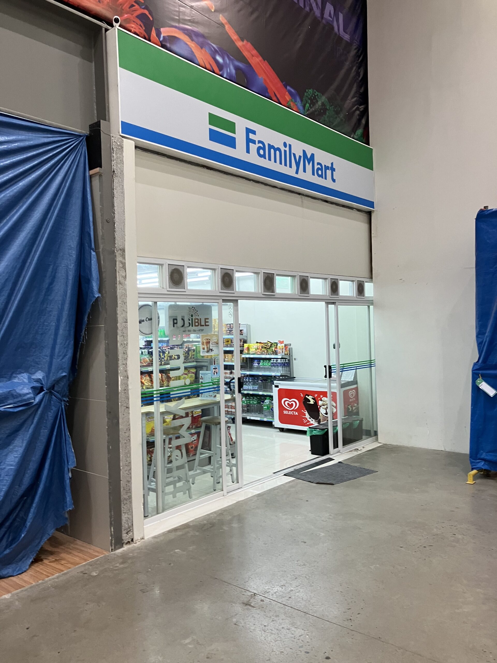 Batangas pier（バタンガス港）のファミリーマート