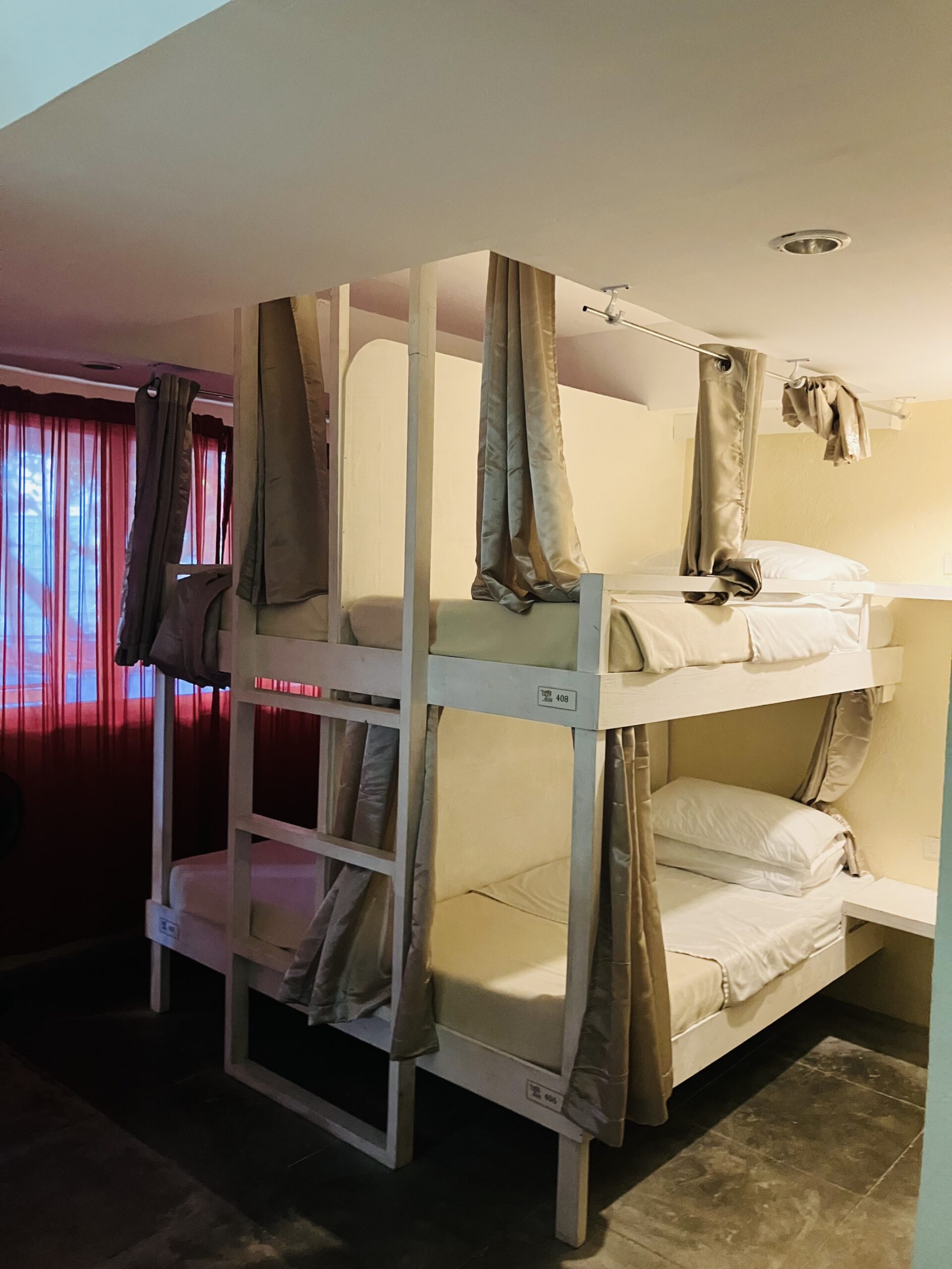 レイジー ドッグ ベッド&ブレックファースト(The Lazy Dog Bed & Breakfast)のベッド