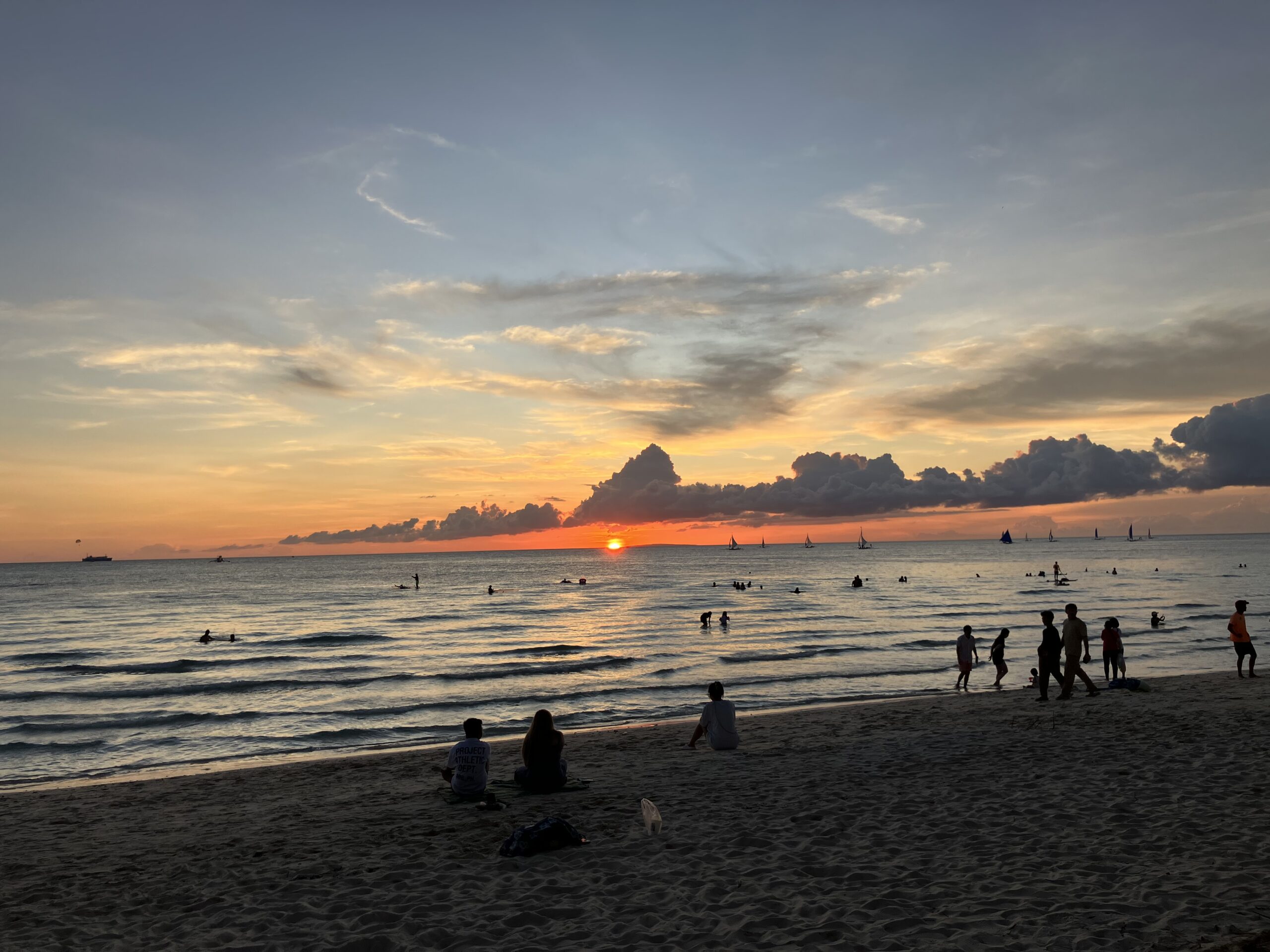 ホワイトビーチの夕日