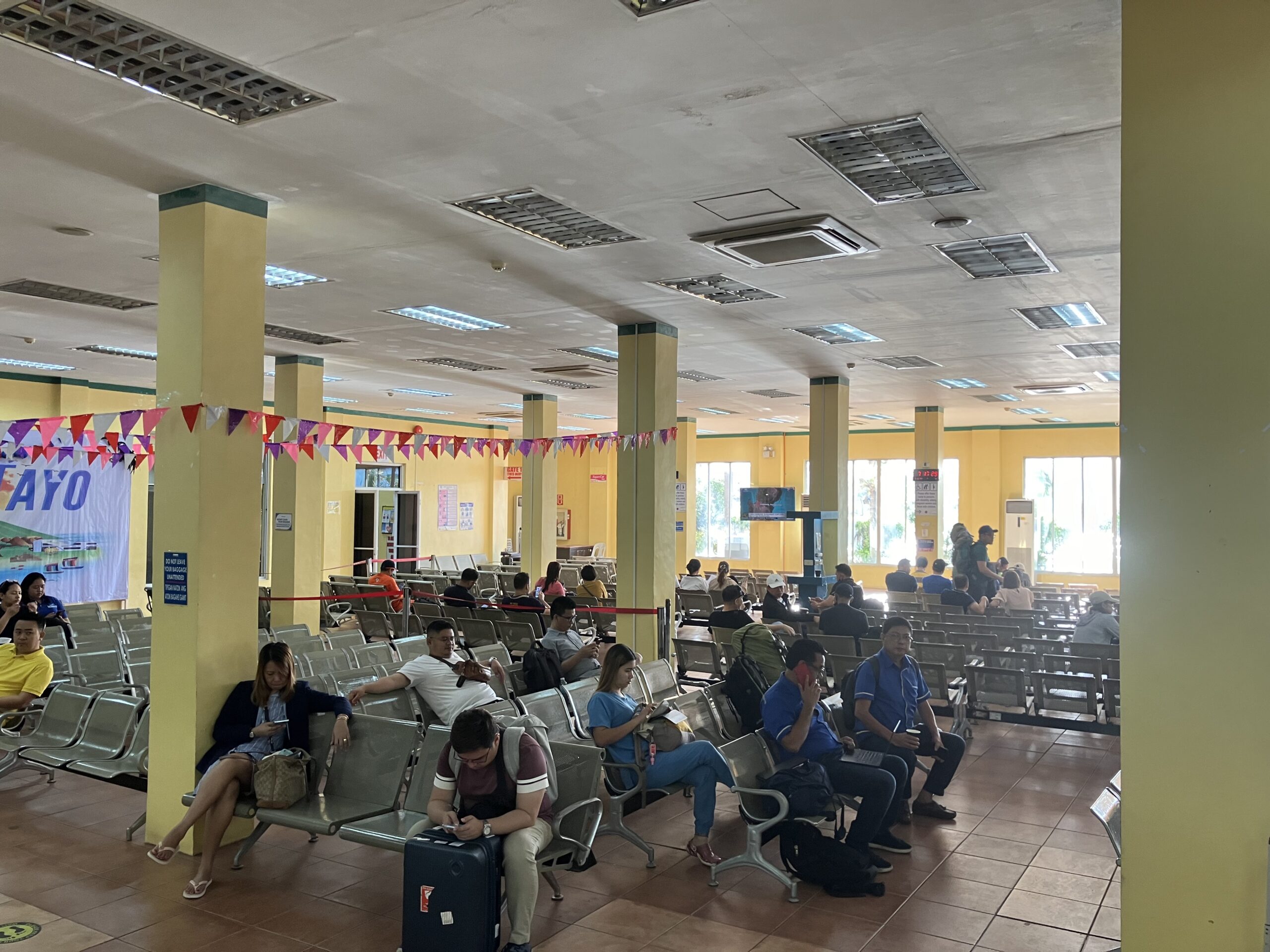 イロイロ(Iloilo city)のフェリー乗り場待合室