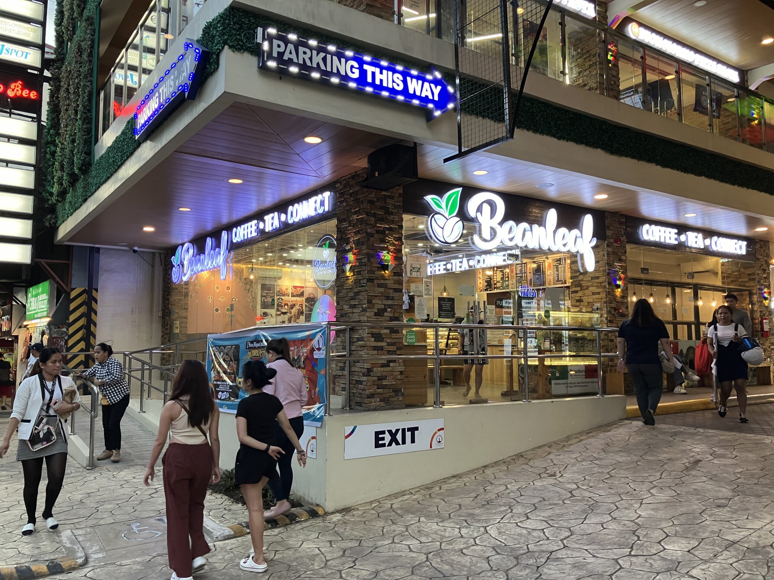 セブ(Cebu City)のBeanleaf Coffee and TeaのIconique店