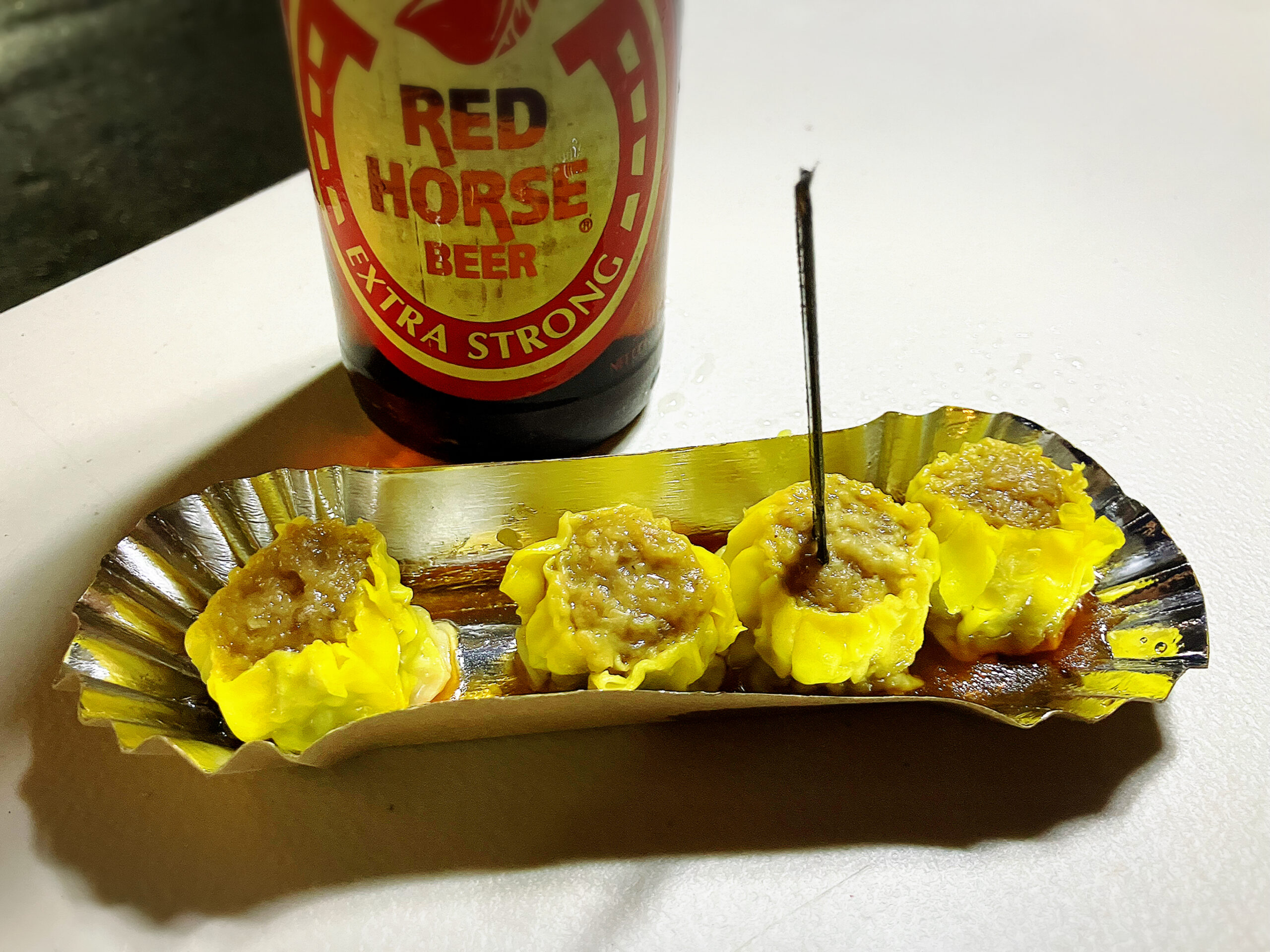 ビール100PHP、ビーフしゅうまい40PHP