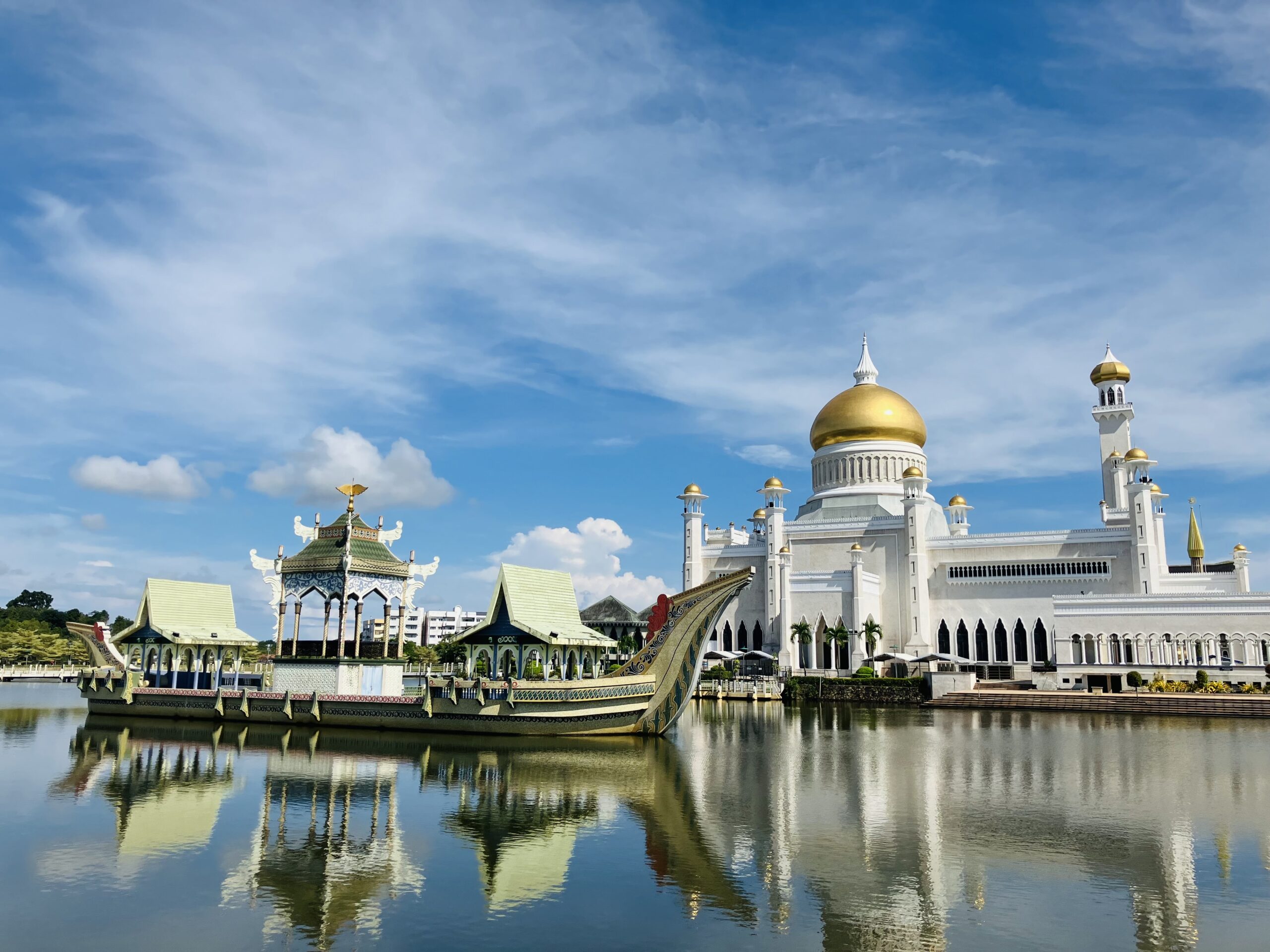 スルタン・オマール・アリ・サイフディン・モスク(Masjid Omar 'Ali Saifuddien)
