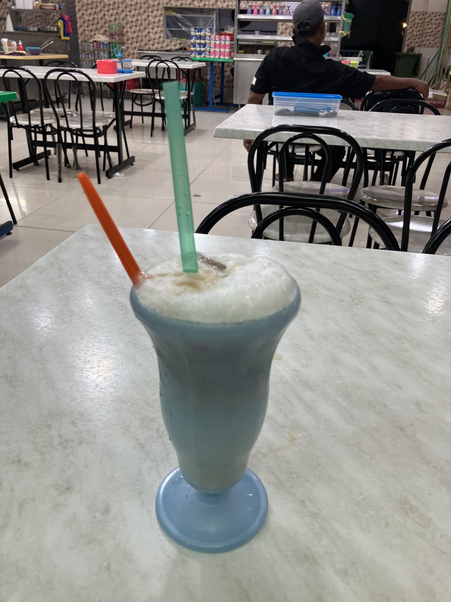 地元系食堂Ansar Majuにてアイスティーマドラス風(Teh Tarik Madras)4MYR