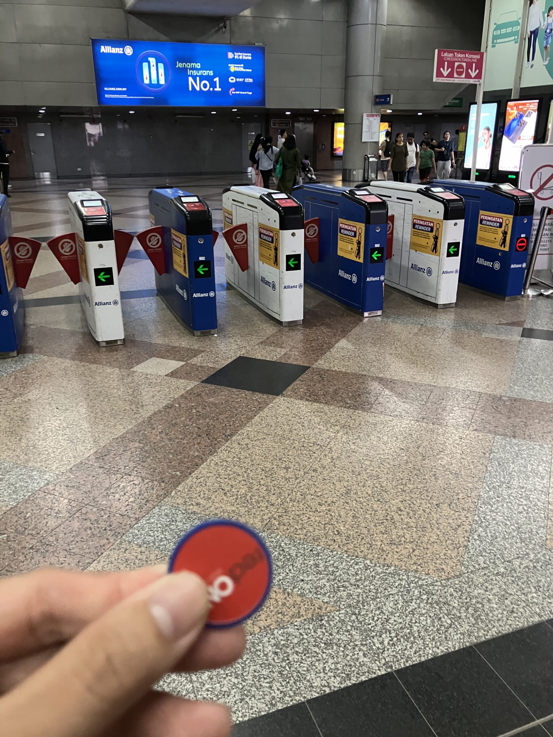 クアラルンプールのLRTの切符は電子トークン