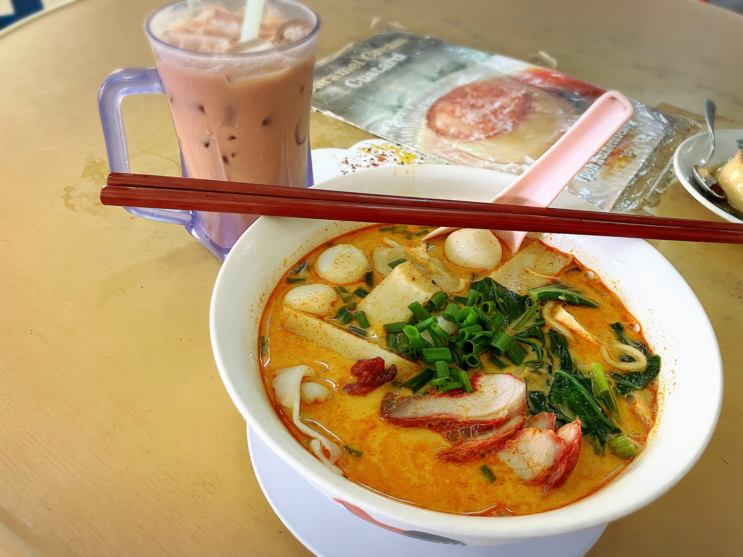 十六飲食店(Kedai Kopi Enambelas)の娘惹咖喱鶏絲河粉(NYONYA CURRY CHICKEN NOODLE)7MYR