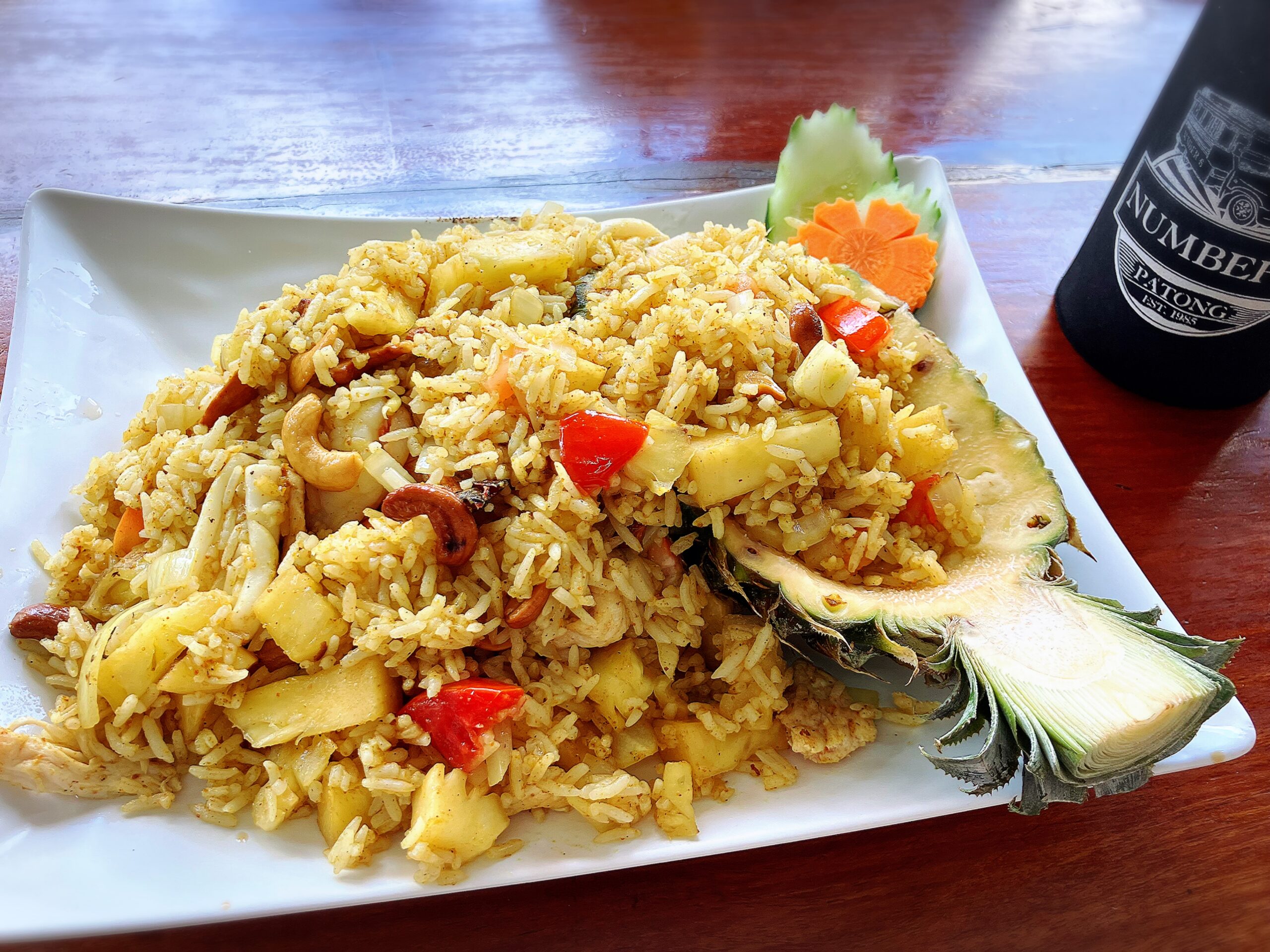 ナンバー6(No.6 Restaurant)のパイナップル炒飯150THB