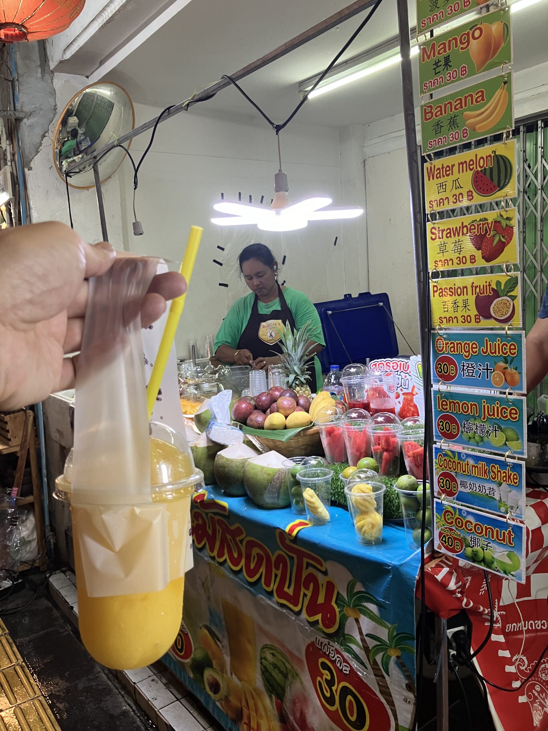 プーケットタウン(Phuket Town)のマンゴースムージー 30THB