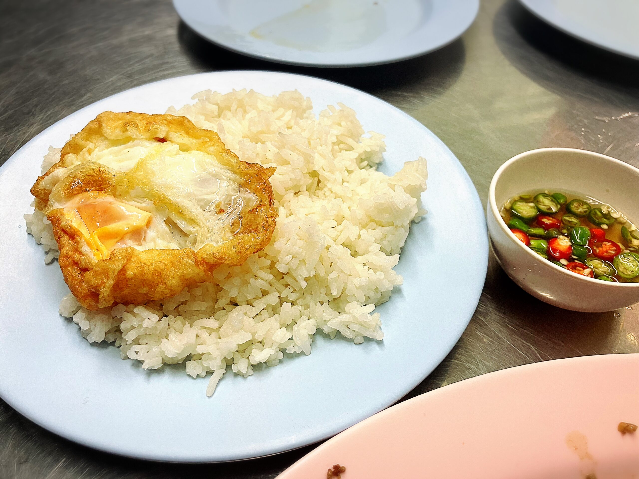 Chuan Chimのライス20THBと目玉焼き20THB