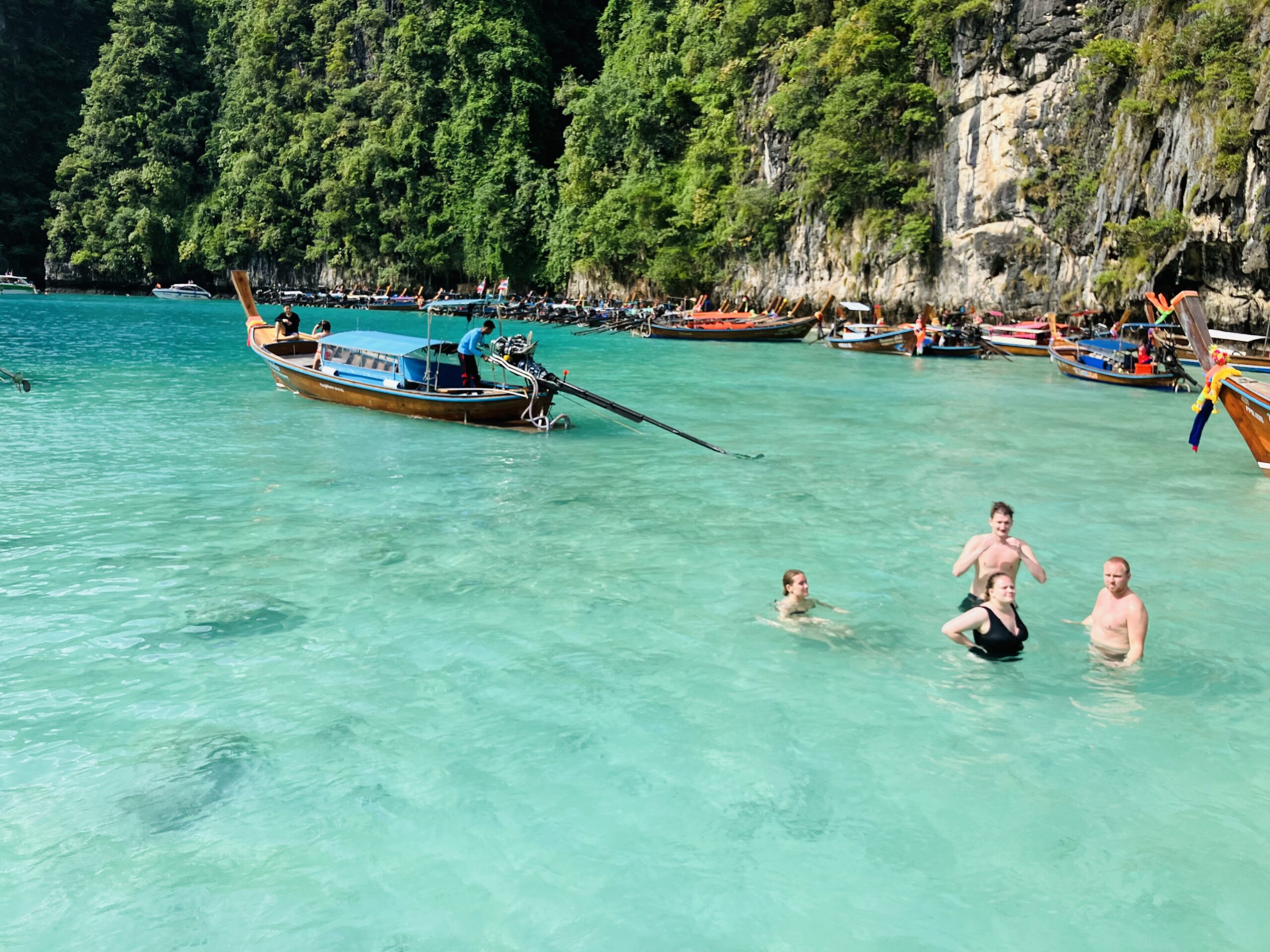 ピー ピー レイ島(Phi Phi Lay Island)のLoh Samah Bay