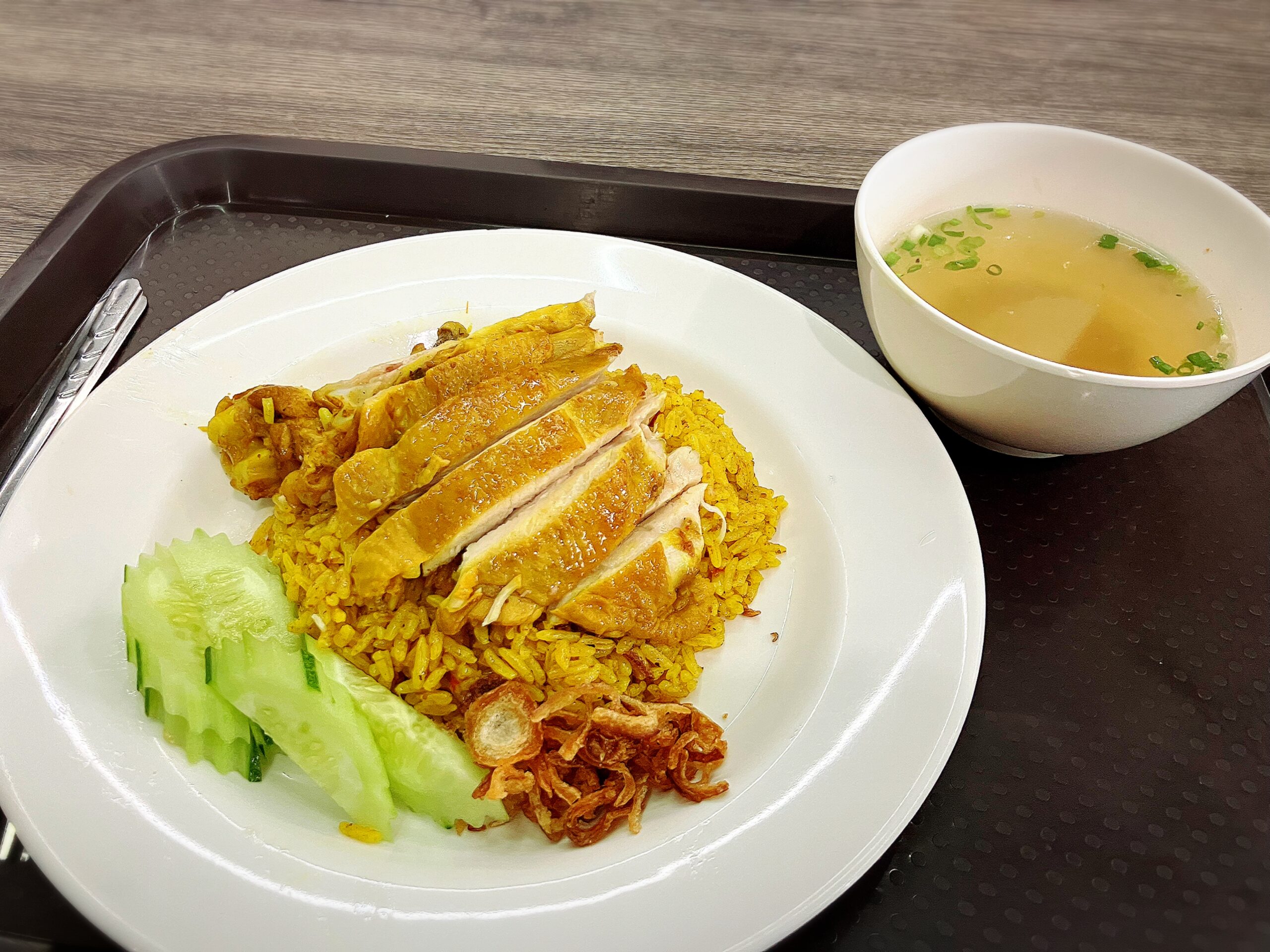 ヴォーグショッピングセンター4階のフードコートのカオモックガイ40THB