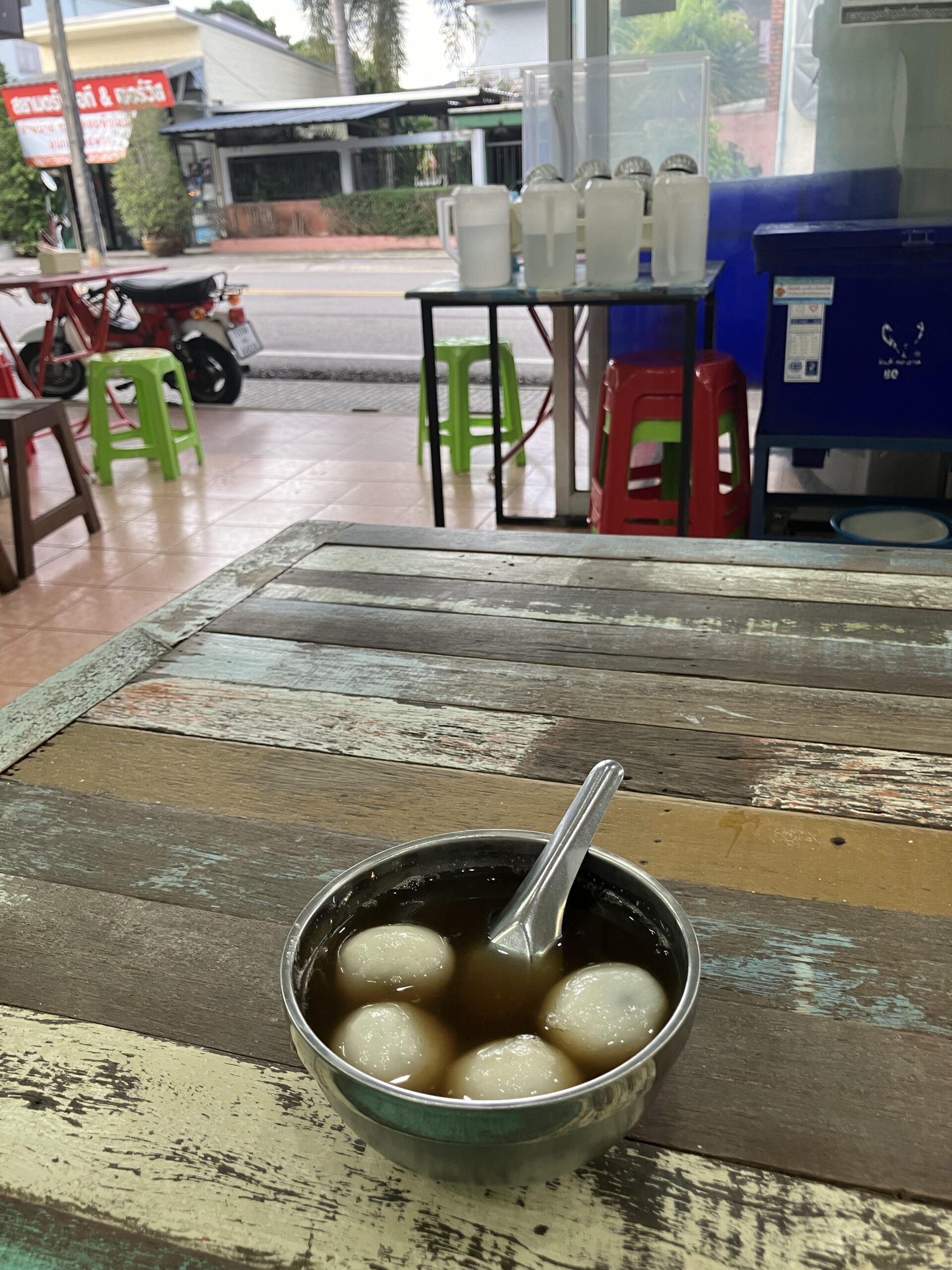Bua Loi Khoy Fan Dessertsのブアロイ ナム ジンジャー35THB