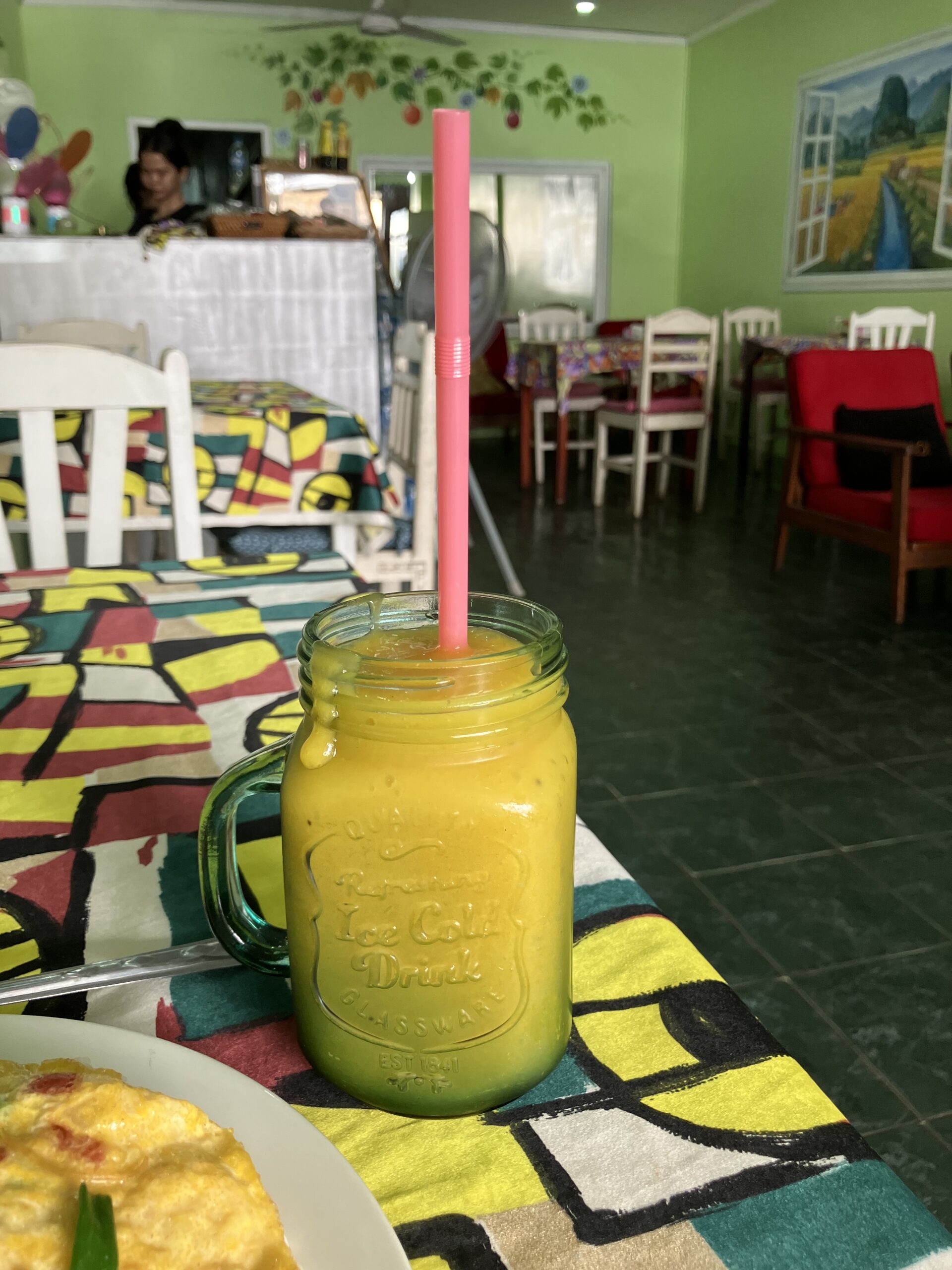 House of Fruit Shakesのマンゴーシェイク20,000LAK