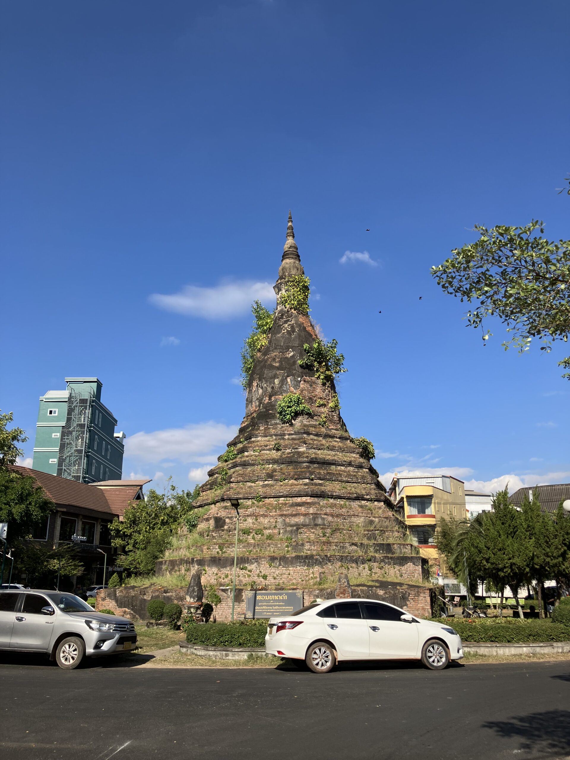 ビエンチャン(Vientiane)のタートダム