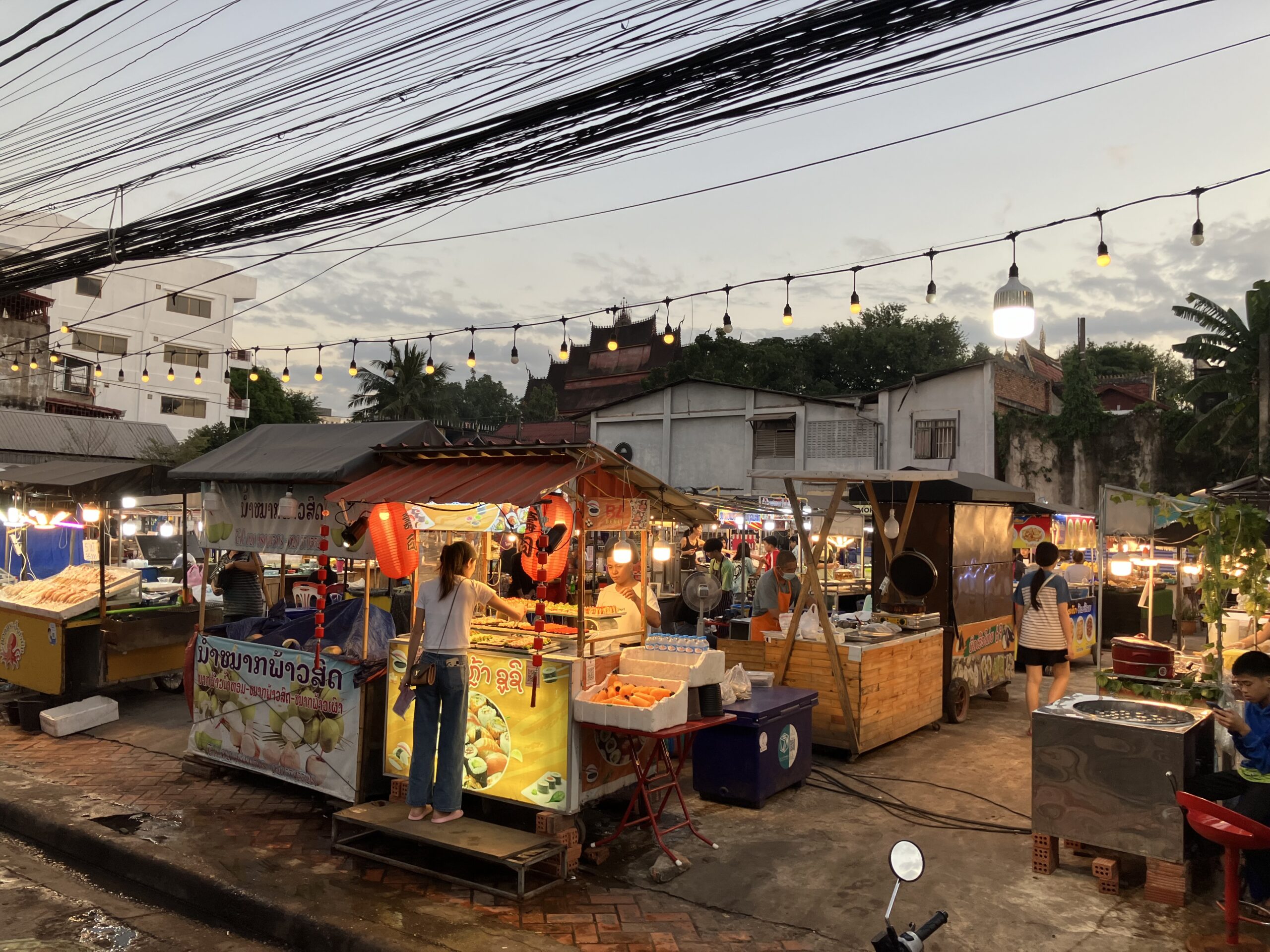 ビエンチャン(Vientiane)の夜市