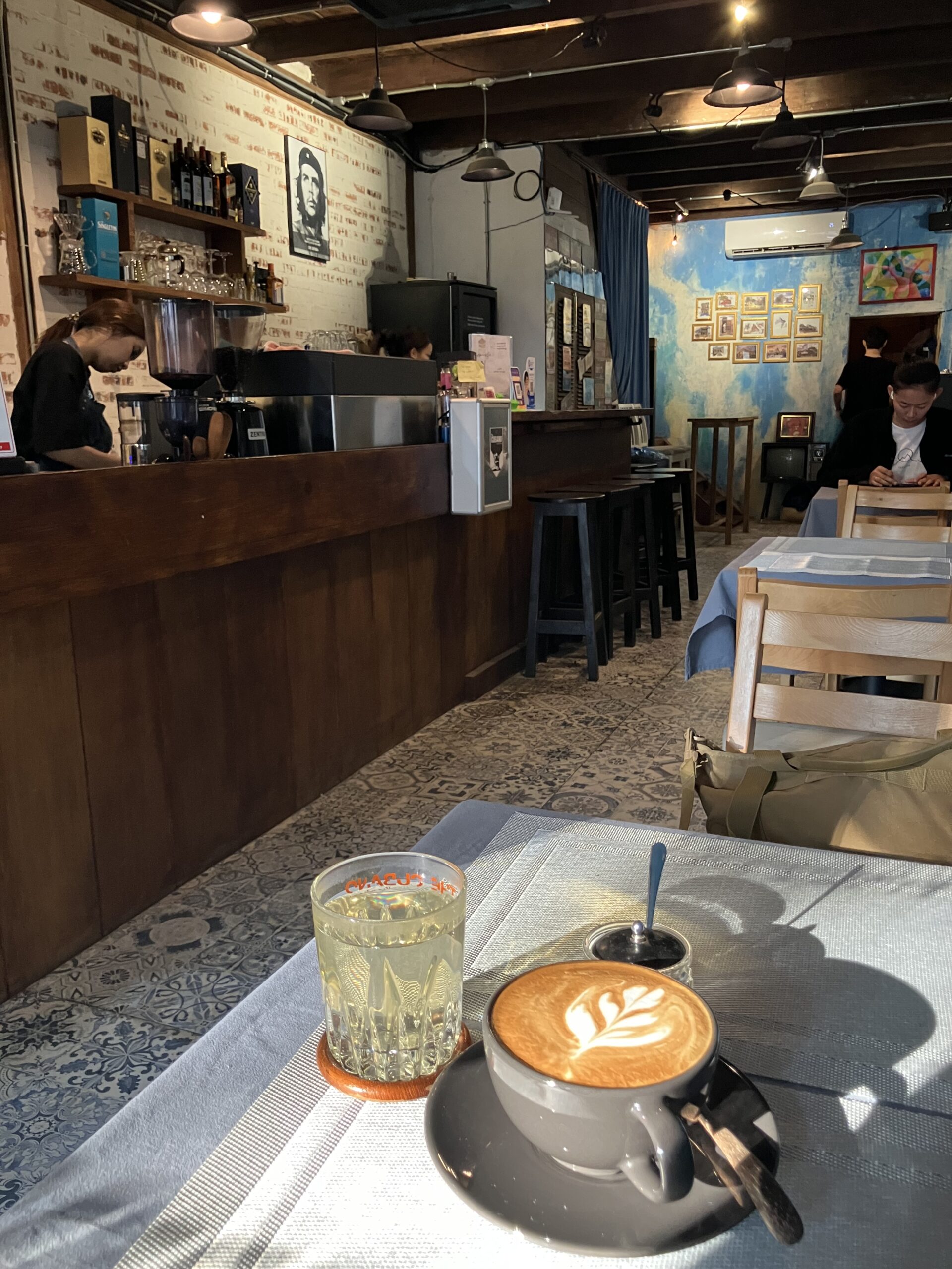 The Cubano by Phanhsyのカフェラテ36,000LAK