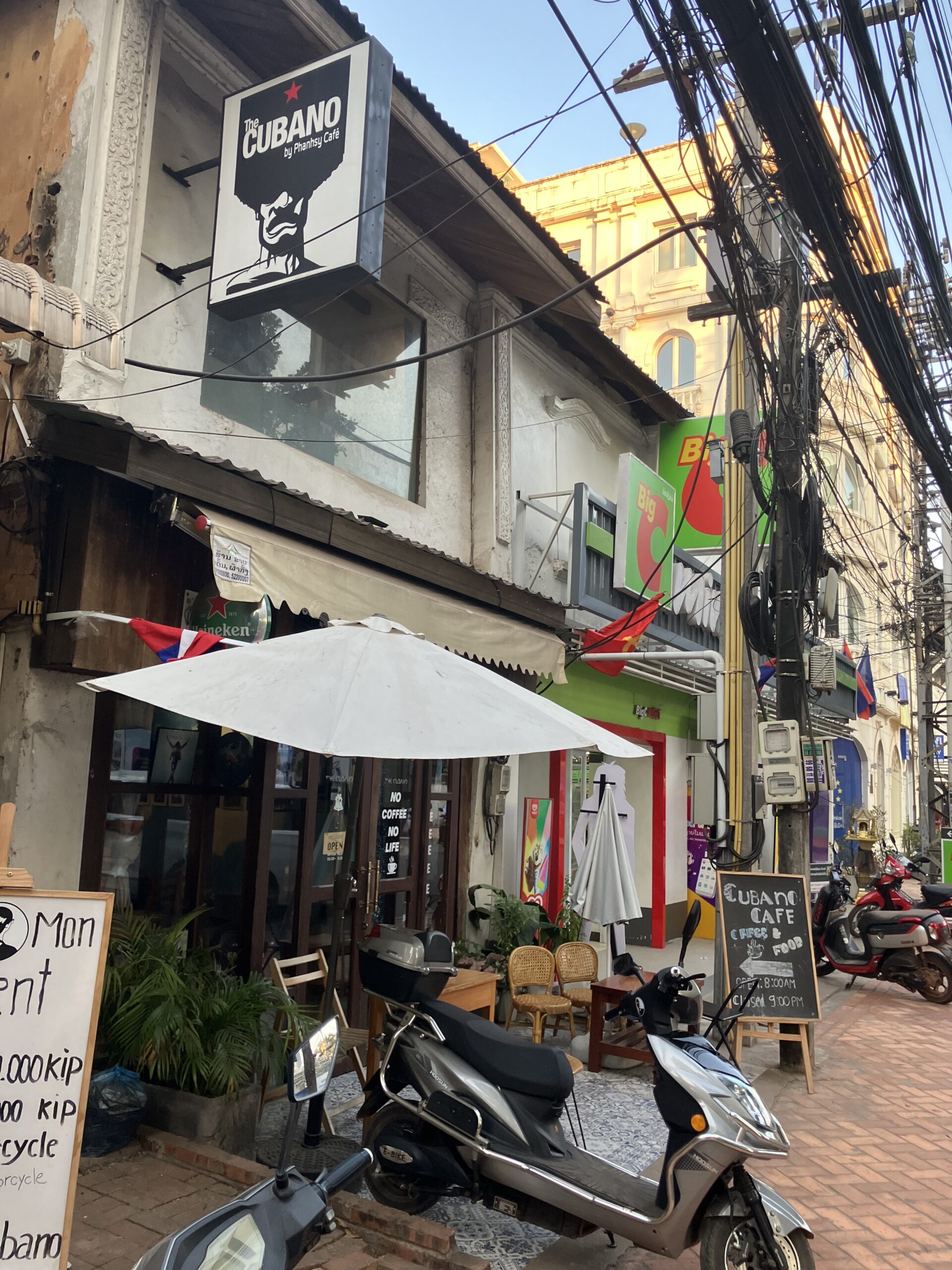 ビエンチャン(Vientiane)のThe Cubano by Phanhsy