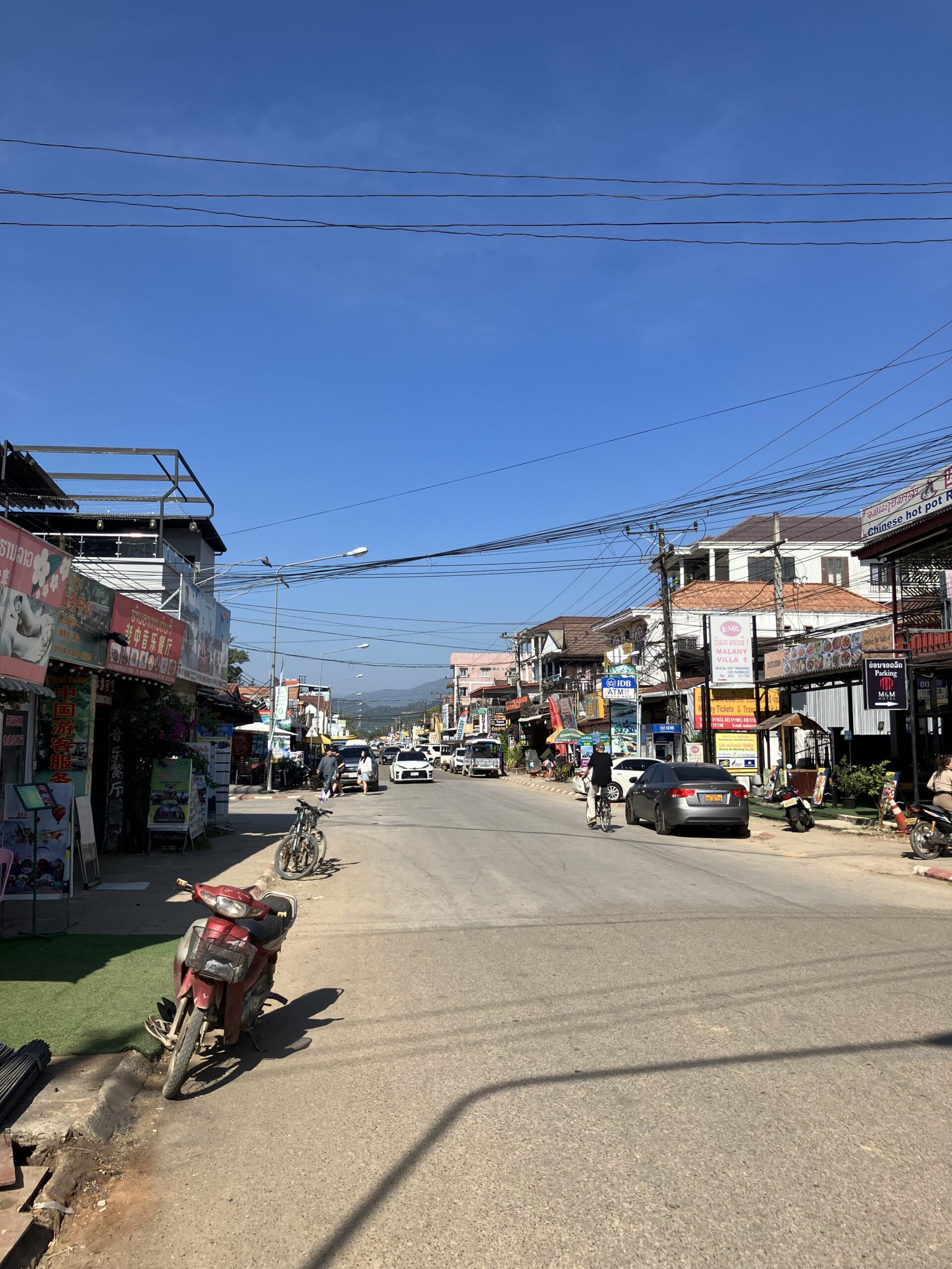 ヴァンビエン(Vang Vien)の町並