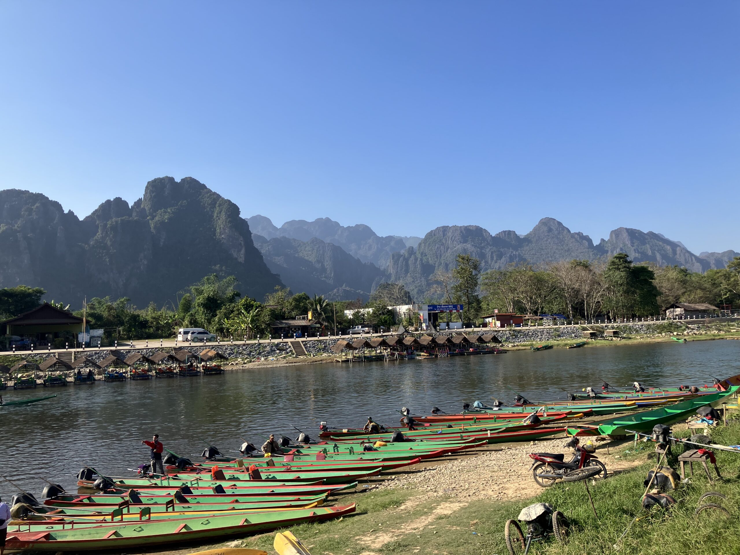 ヴァンビエン(Vang Vien)のナムソン川