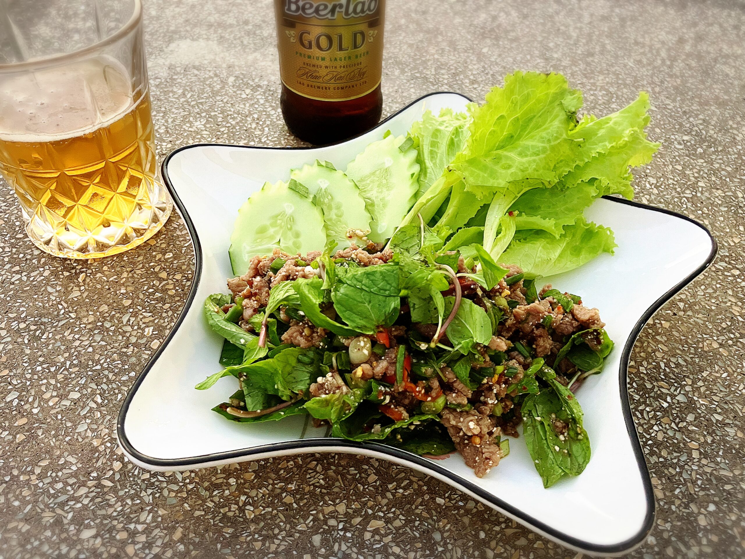 Majestic View Restaurantのラープ 55,.000LAK