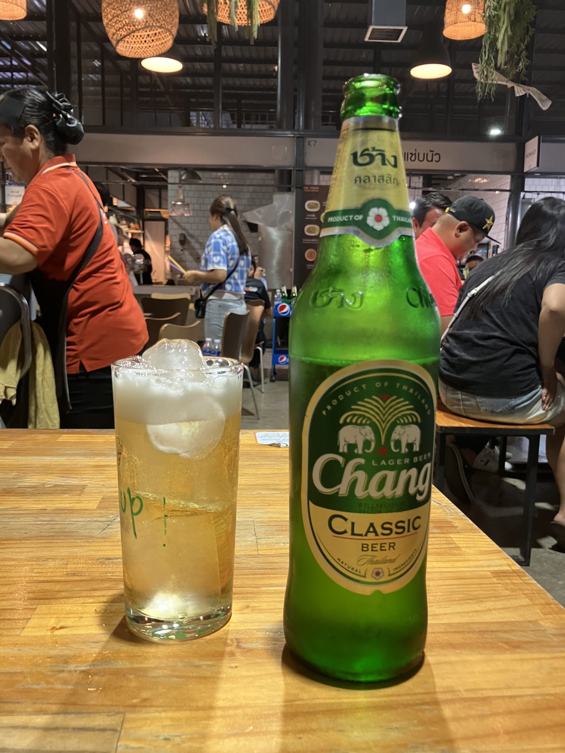 UD TOWN Food Centerのチャンビア大瓶85THB