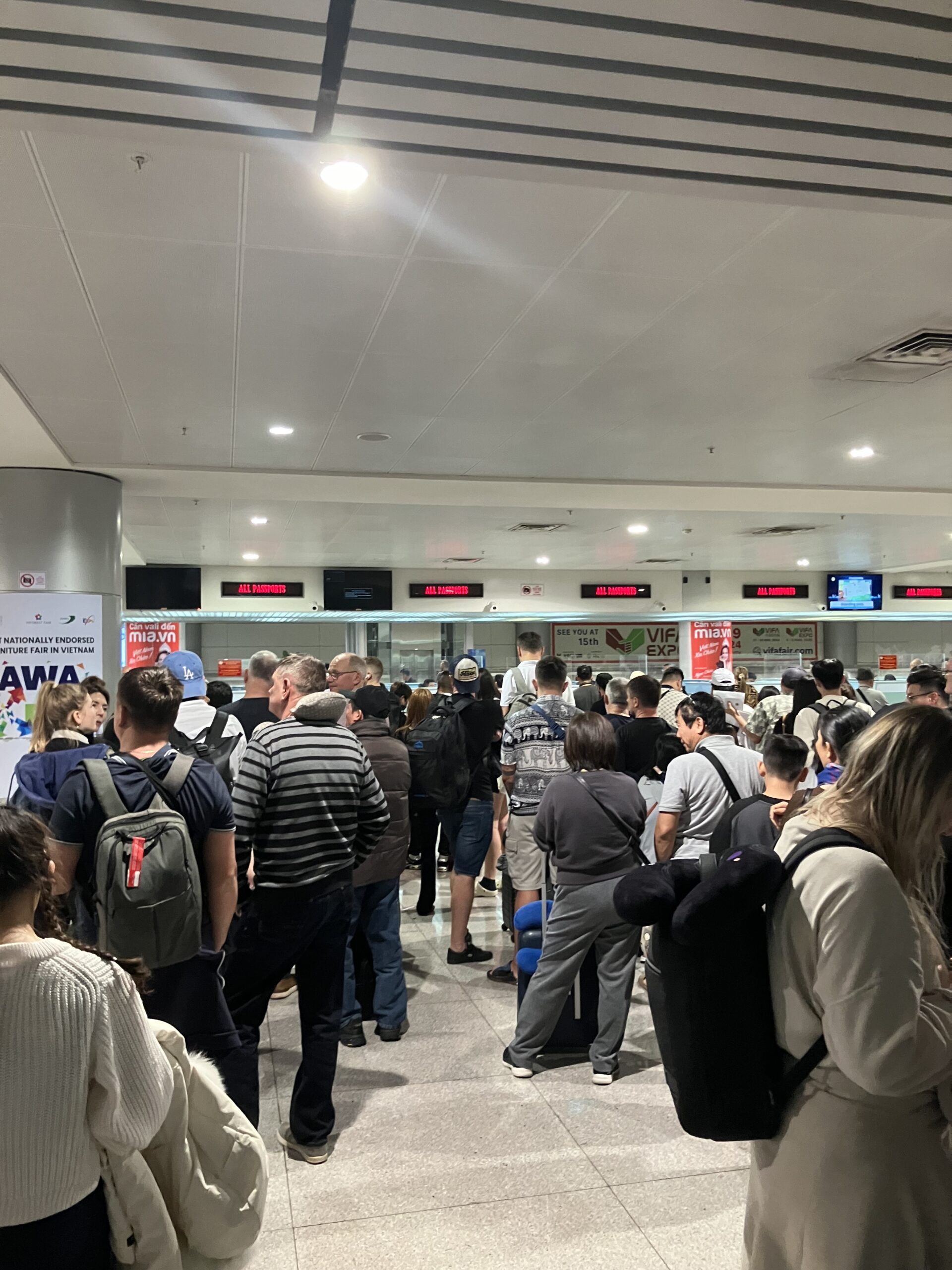 タンソンニャット国際空港のイミグレーション