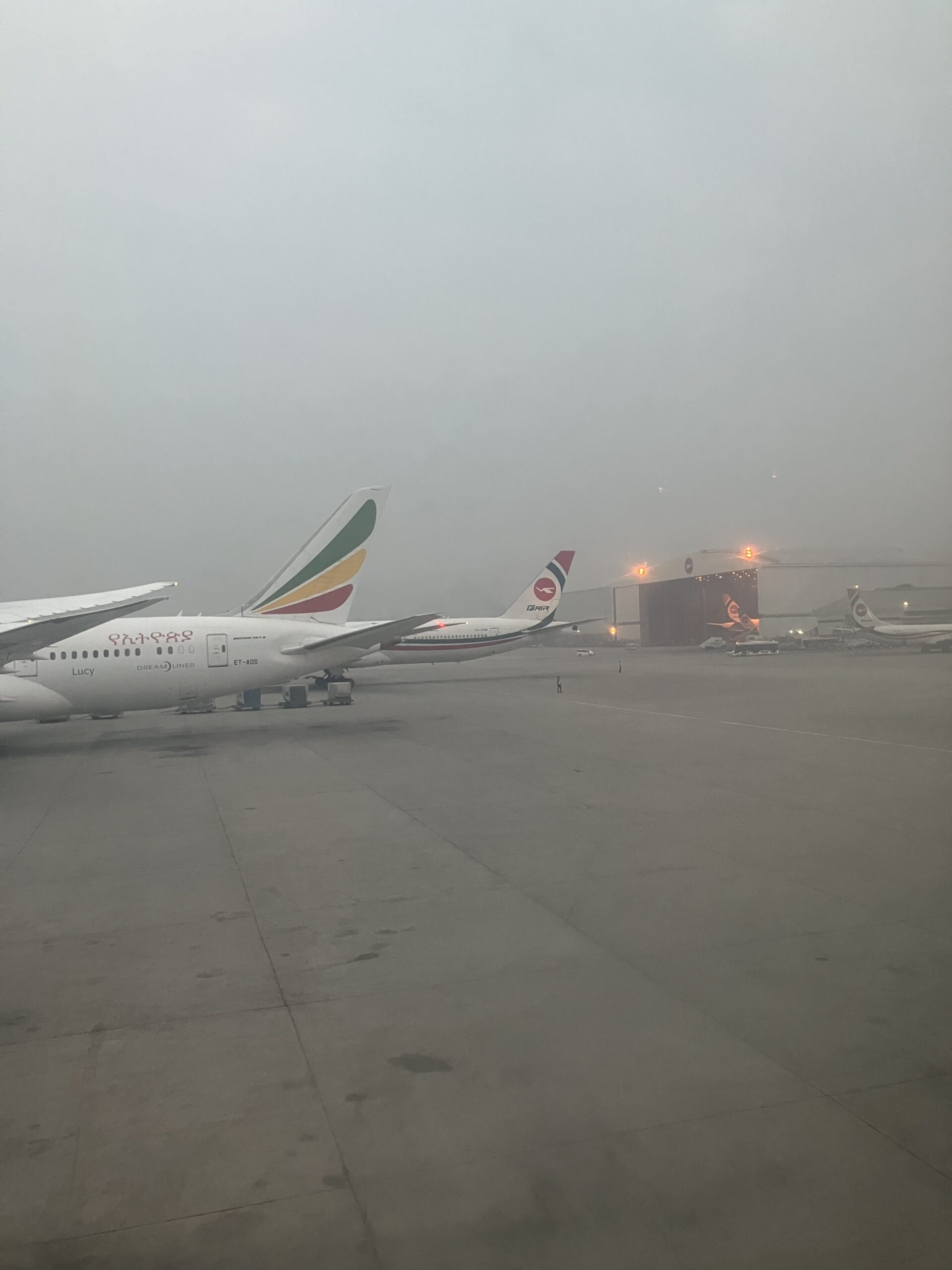 ダッカ(Dhaka)のシャージャラル国際空港の空気悪すぎ