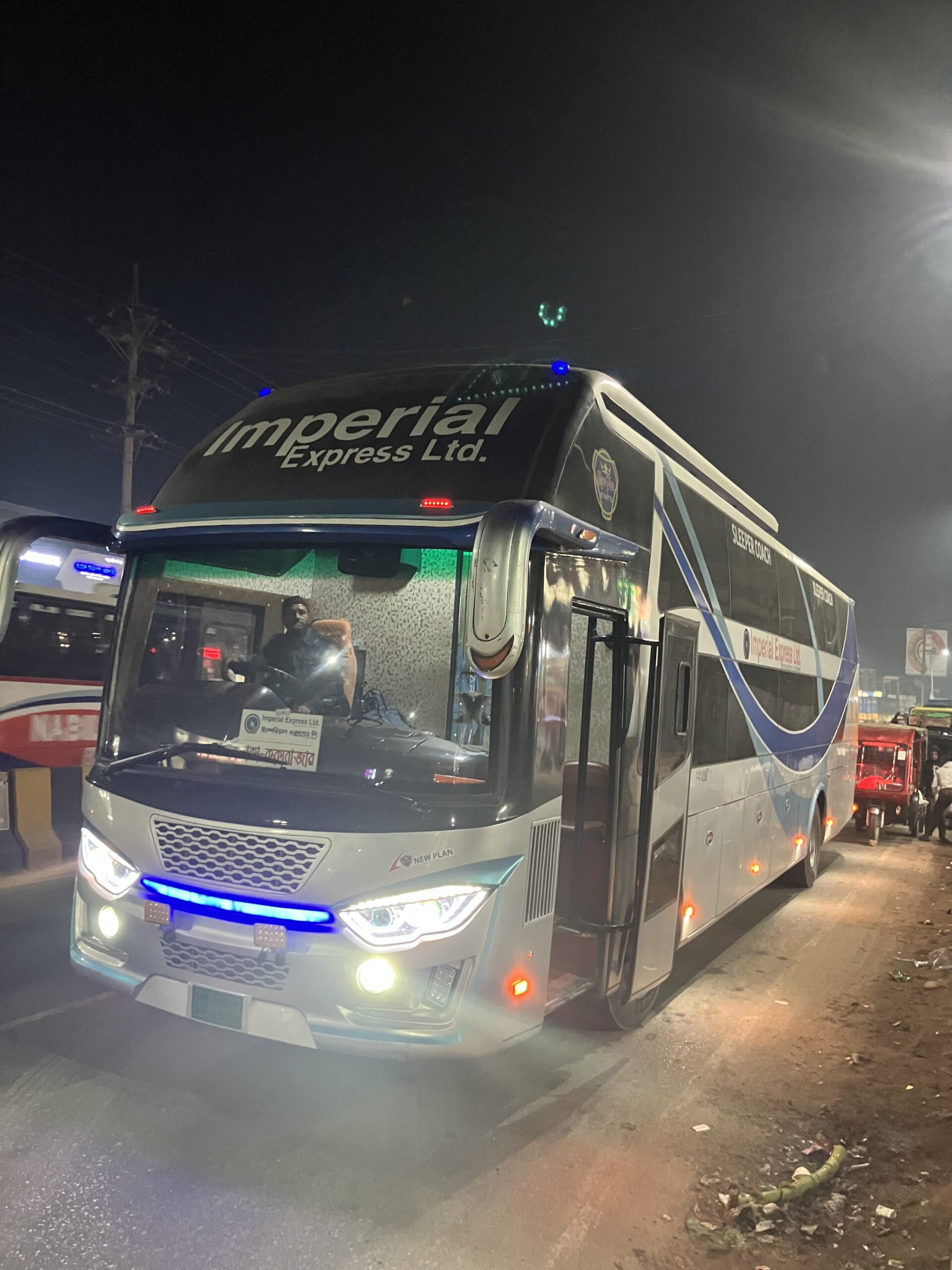 コックスバザール(Cox’s Bazar)21時発、ダッカ(Dhaka)行のImperial Express840号