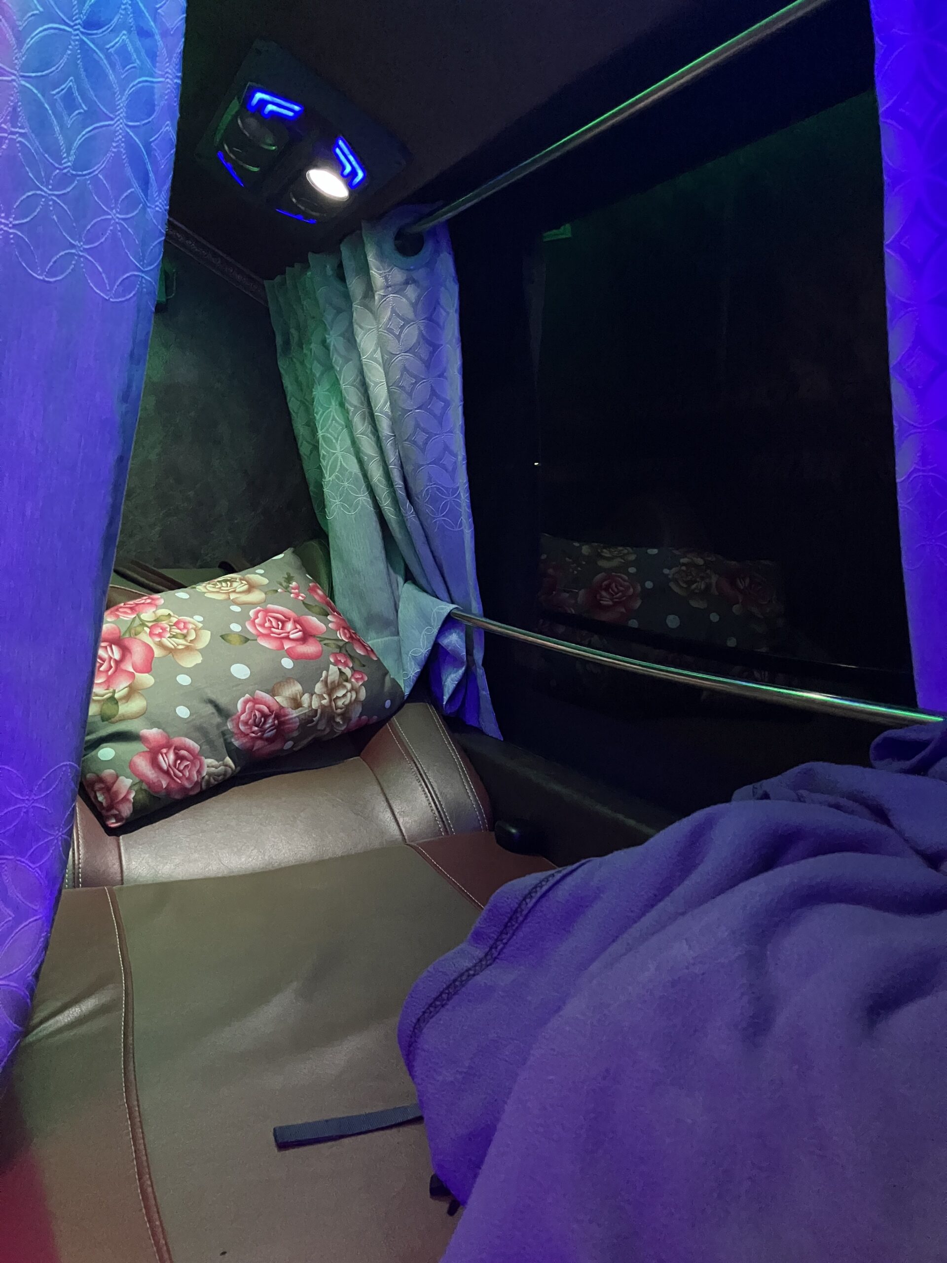 Imperial Express840号のスリーパー席